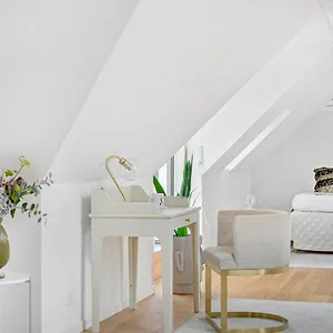 Sanders Regent - Adorable One-bedroom Near Square Apartamento